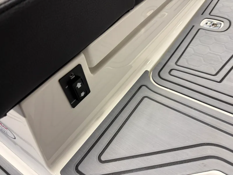 Slide: The Image of Cobalt R6 SURF 2026 - 19