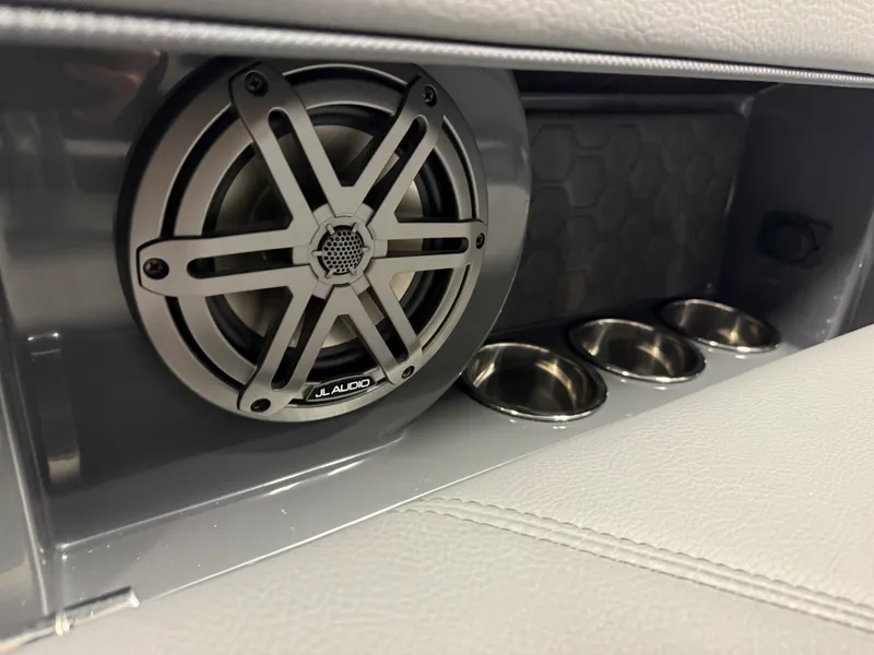 Slide: The Image of Cobalt R6 SURF 2026 - 30