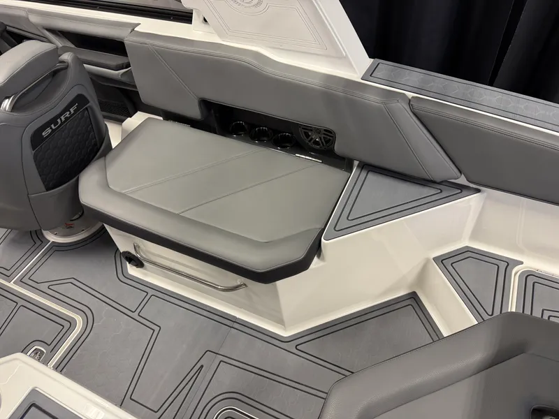 Slide: The Image of Cobalt R6 SURF 2026 - 32