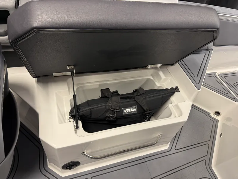 Slide: The Image of Cobalt R6 SURF 2026 - 33