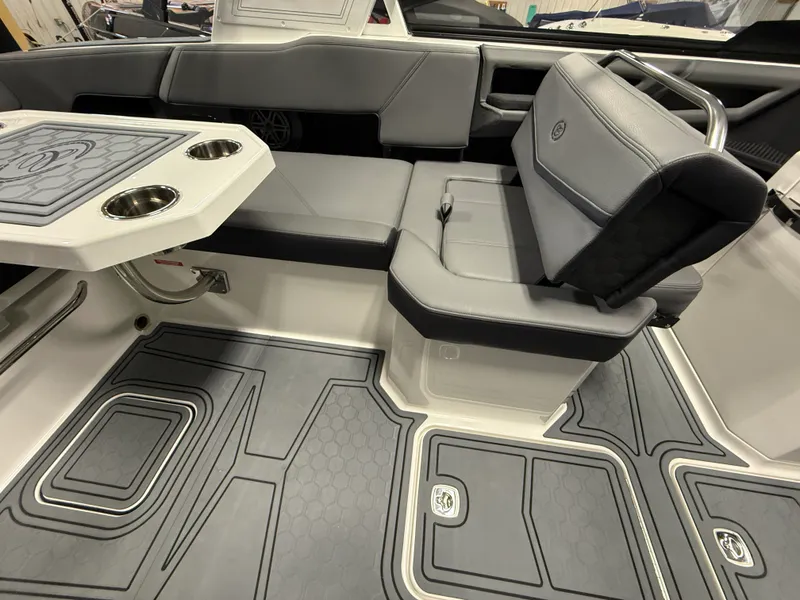 Slide: The Image of Cobalt R6 SURF 2026 - 43