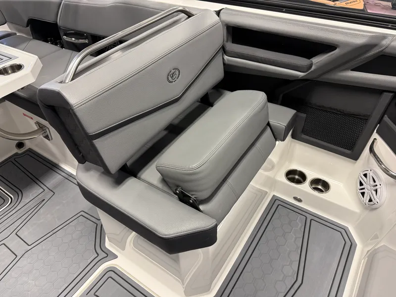 Slide: The Image of Cobalt R6 SURF 2026 - 46