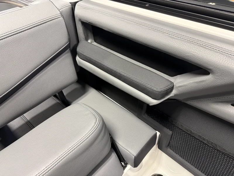 Slide: The Image of Cobalt R6 SURF 2026 - 47