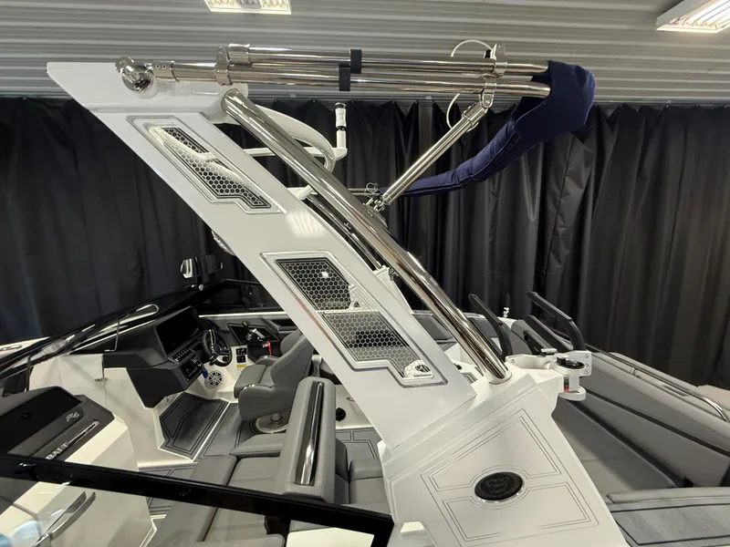 Slide: The Image of Cobalt R6 SURF 2026 - 6