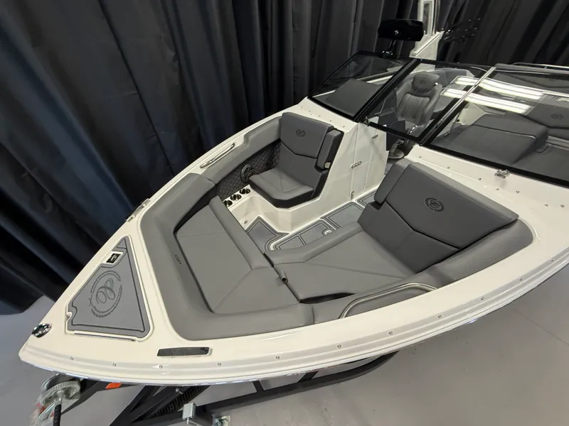 Slide: The Image of Cobalt R6 SURF 2026 - 7