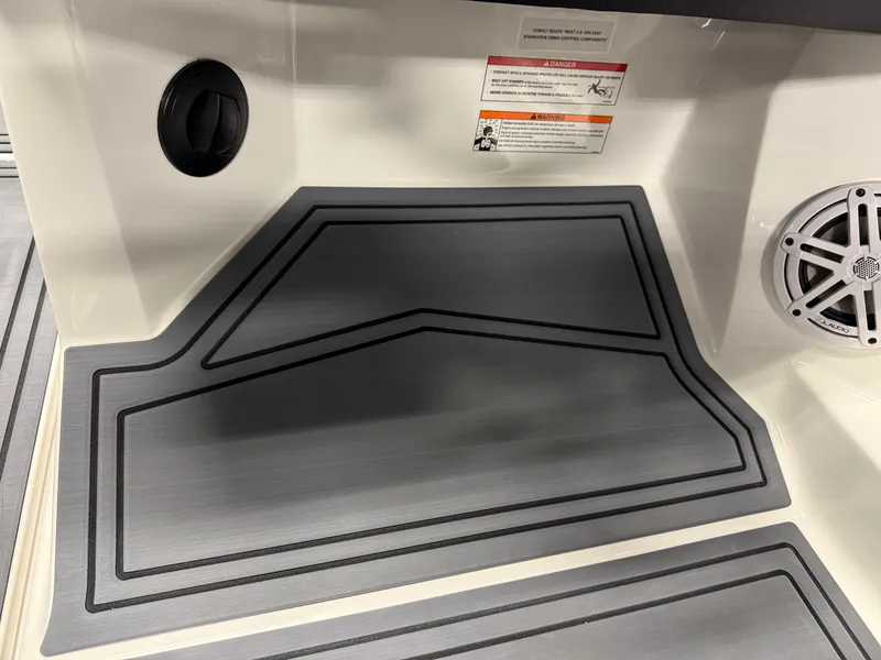 Slide: The Image of Cobalt R6 SURF 2026 - 80