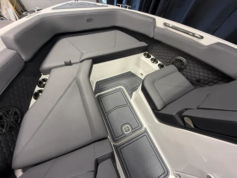 Slide: The Image of Cobalt R6 SURF 2026 - 84