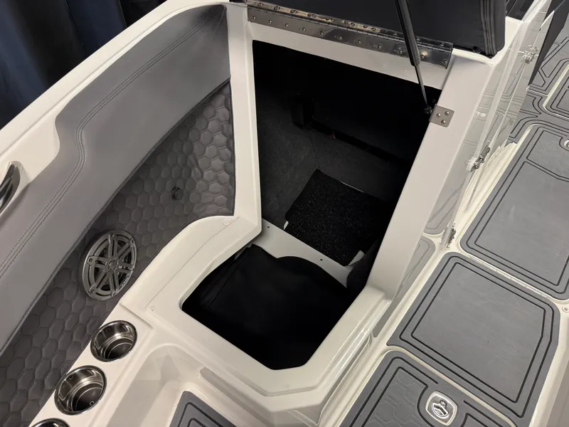 Slide: The Image of Cobalt R6 SURF 2026 - 88