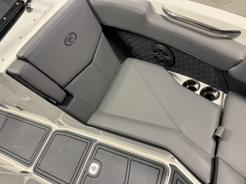 Slide: The Image of Cobalt R6 SURF 2026 - 92