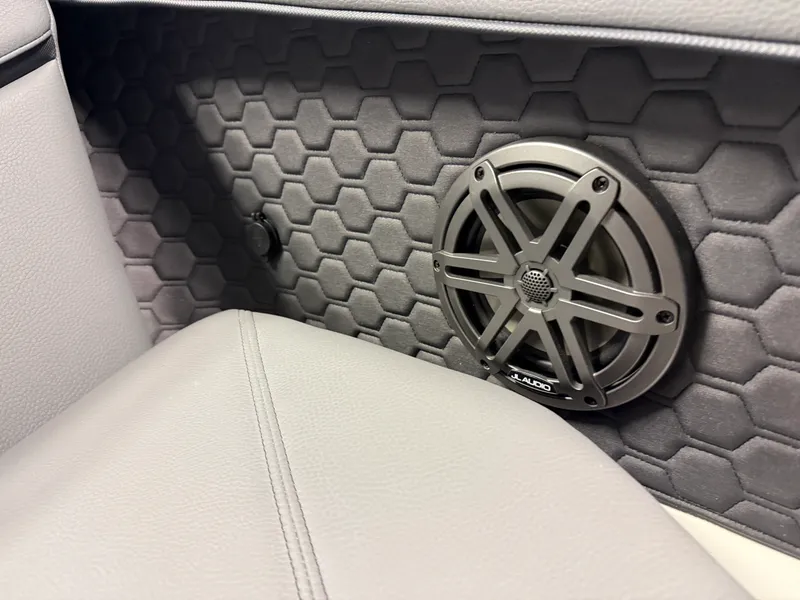 Slide: The Image of Cobalt R6 SURF 2026 - 94