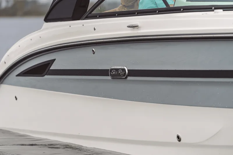 Slide: The Image of Sea Ray SDX 270 Surf 2025 - 34