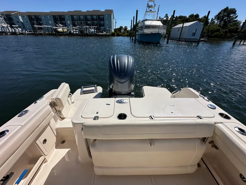 Slide: The Image of Grady-White 235 FREEDOM 2023 - 15