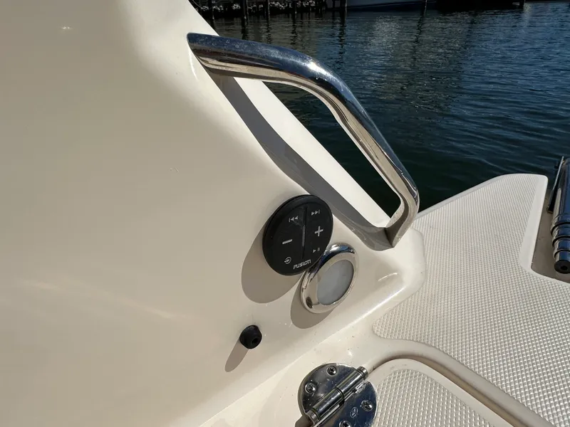 Slide: The Image of Grady-White 235 FREEDOM 2023 - 20