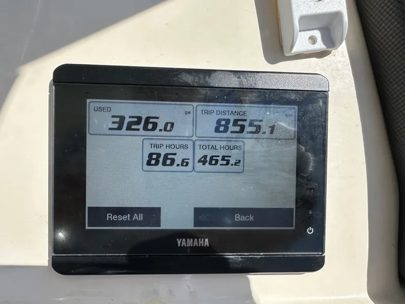 Slide: The Image of Grady-White 235 FREEDOM 2023 - 24