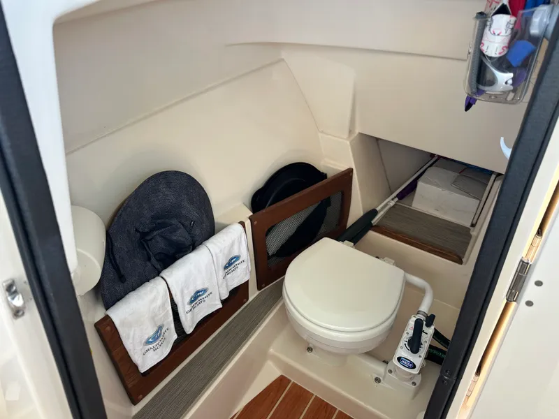 Slide: The Image of Grady-White 235 FREEDOM 2023 - 32