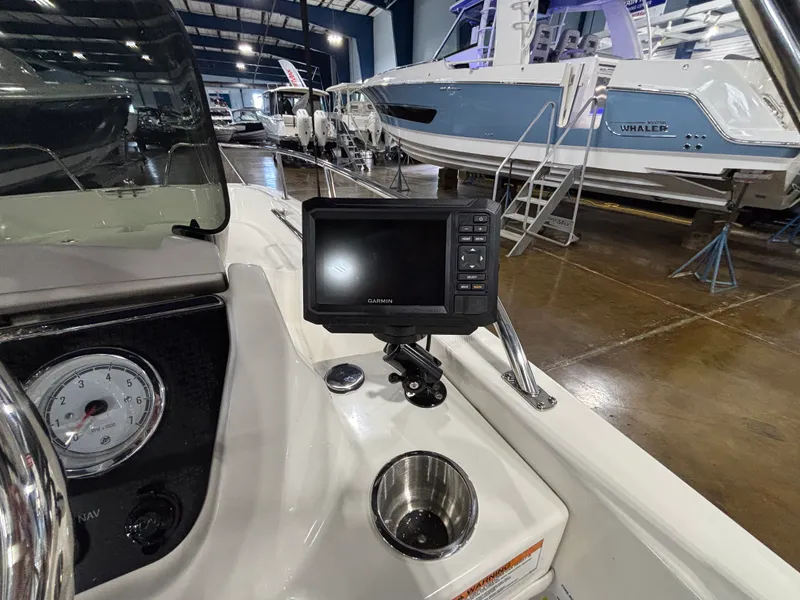 Slide: The Image of Boston Whaler 160 Super Sport 2026 - 12