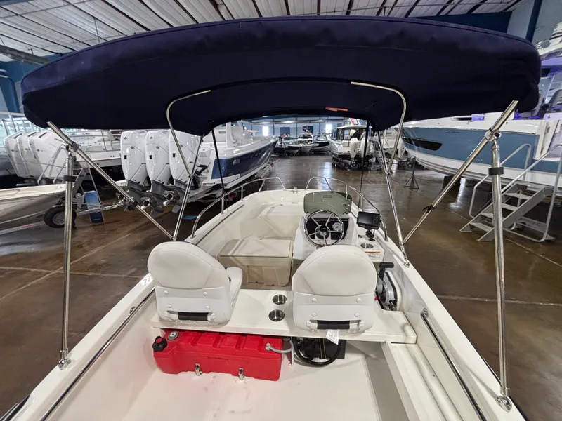 Slide: The Image of Boston Whaler 160 Super Sport 2026 - 3