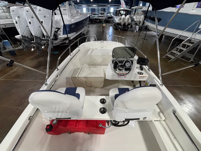 Slide: The Image of Boston Whaler 160 Super Sport 2026 - 5