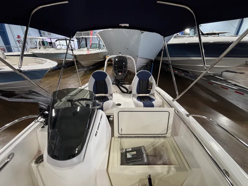 Slide: The Image of Boston Whaler 160 Super Sport 2026 - 7