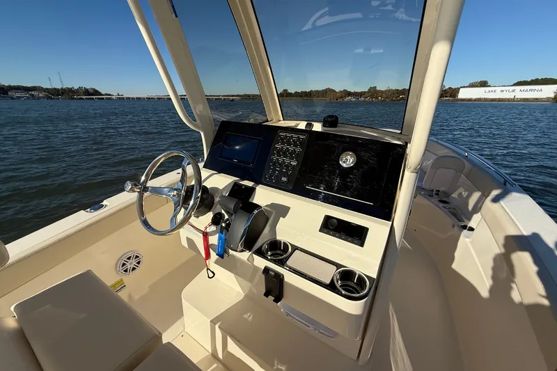 Slide: The Image of Scout 240 XSF 2026 - 19