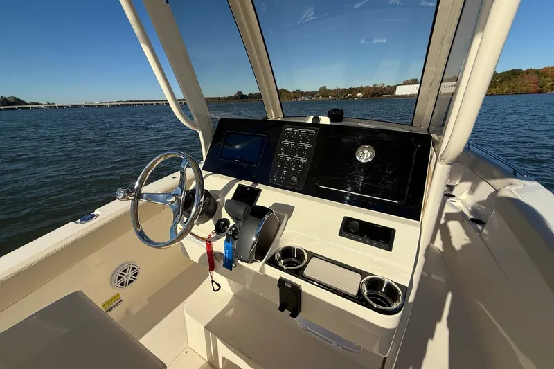 Slide: The Image of Scout 240 XSF 2026 - 20