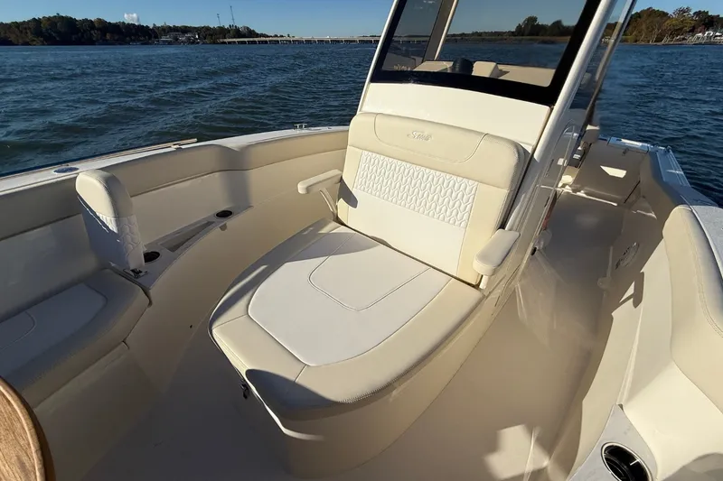 Slide: The Image of Scout 240 XSF 2026 - 24