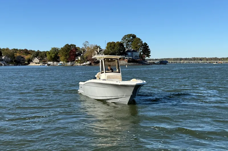 Slide: The Image of Scout 240 XSF 2026 - 9