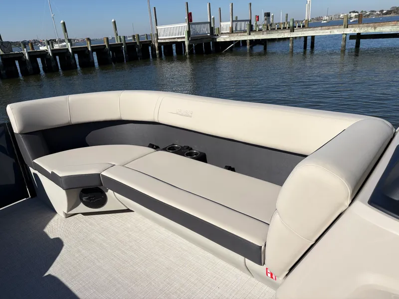 Slide: The Image of Harris Cruiser 230 2026 - 21