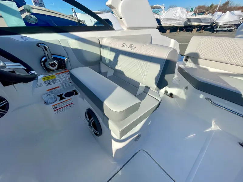 Slide: The Image of Sea Ray SDX 230 Outboard 2026 - 10