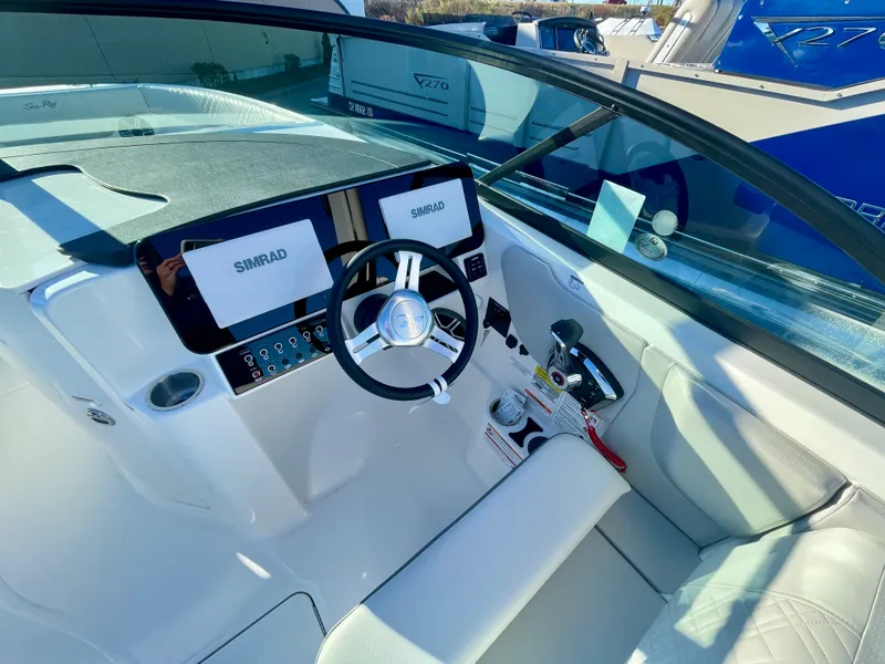 Slide: The Image of Sea Ray SDX 230 Outboard 2026 - 11