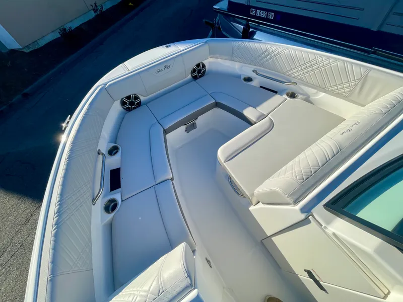 Slide: The Image of Sea Ray SDX 230 Outboard 2026 - 18