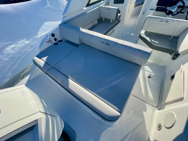 Slide: The Image of Sea Ray SDX 230 Outboard 2026 - 3
