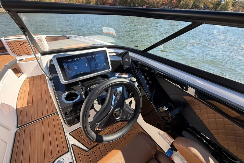 Slide: The Image of Yamaha 252SD 2026 - 16