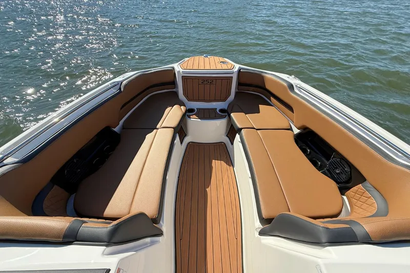 Slide: The Image of Yamaha 252SD 2026 - 20