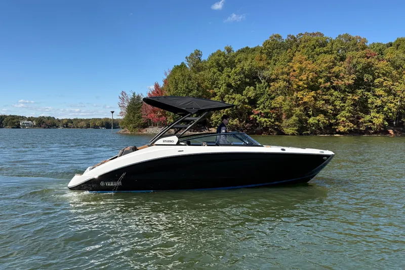 Slide: The Image of Yamaha 252SD 2026 - 3