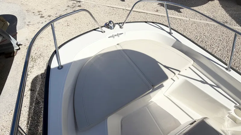 Slide: The Image of Boston Whaler 150 Montauk 2021 - 7