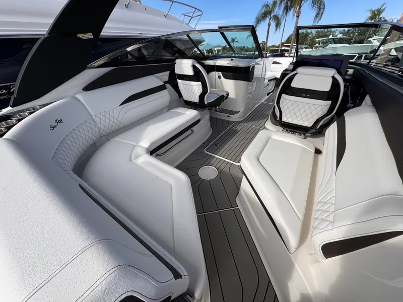 Slide: The Image of Sea Ray SLX 260 Outboard 2026 - 14
