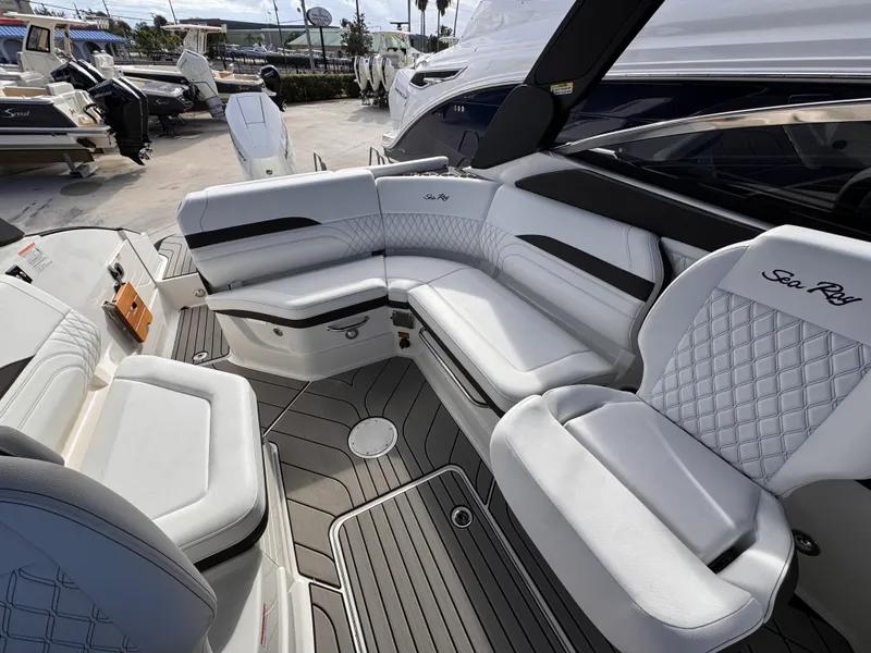 Slide: The Image of Sea Ray SLX 260 Outboard 2026 - 27