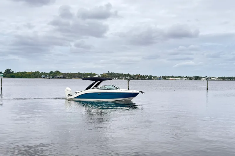 Slide: The Image of Sea Ray SLX 260 Outboard 2026 - 3