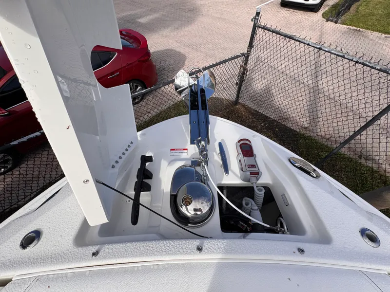 Slide: The Image of Sea Ray SLX 260 Outboard 2026 - 33