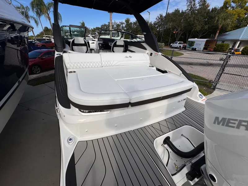 Slide: The Image of Sea Ray SLX 260 Outboard 2026 - 7