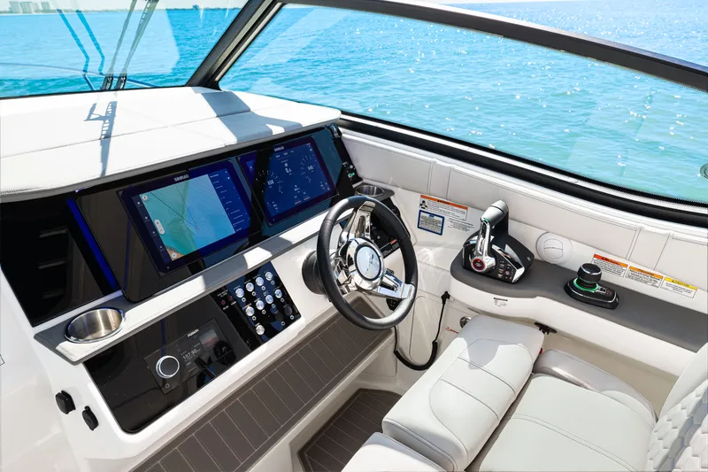 Slide: The Image of Sea Ray Sundancer 320 Outboard 2026 - 28