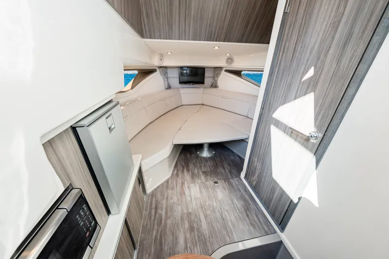 Slide: The Image of Sea Ray Sundancer 320 Outboard 2026 - 34