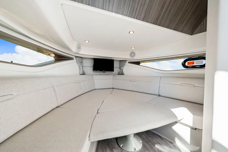 Slide: The Image of Sea Ray Sundancer 320 Outboard 2026 - 35