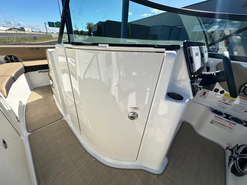 Slide: The Image of Sea Ray SDX 230 Surf 2026 - 23