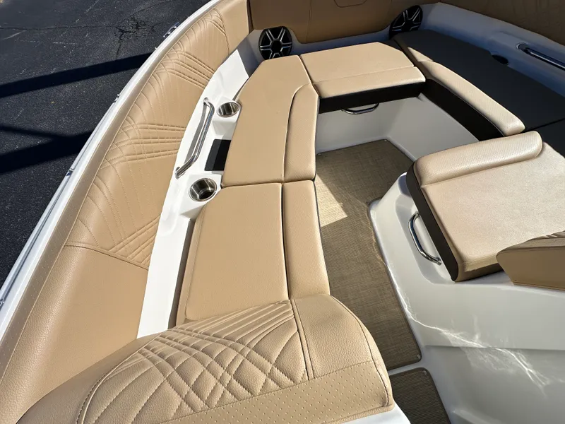 Slide: The Image of Sea Ray SDX 230 Surf 2026 - 26