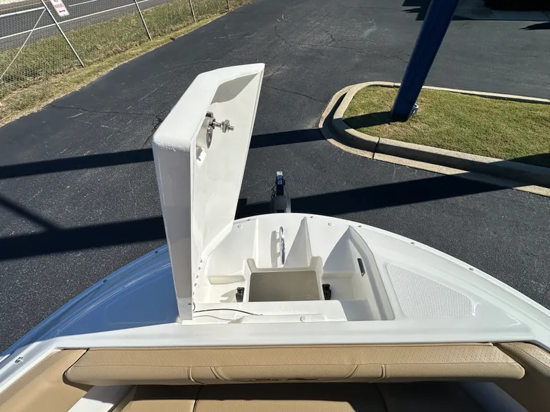 Slide: The Image of Sea Ray SDX 230 Surf 2026 - 28