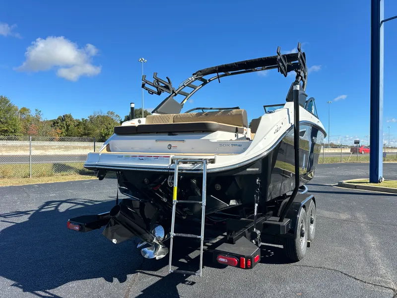 Slide: The Image of Sea Ray SDX 230 Surf 2026 - 3
