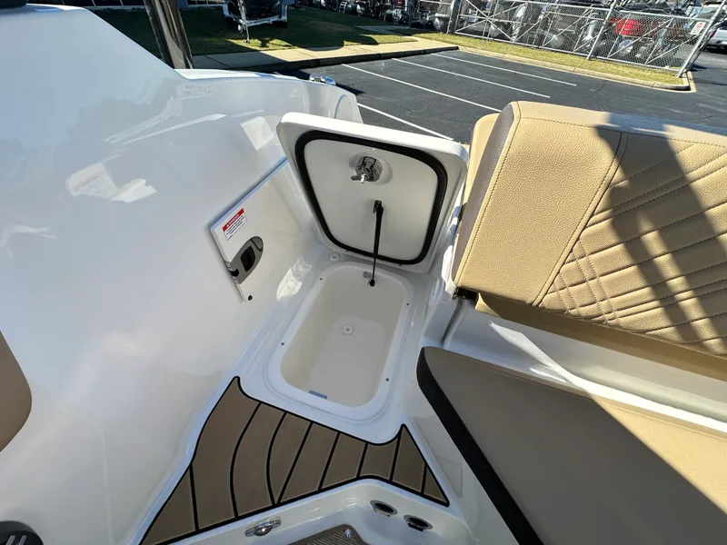 Slide: The Image of Sea Ray SDX 230 Surf 2026 - 9