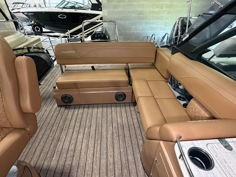 Slide: The Image of Harris Grand Mariner 250 2026 - 45